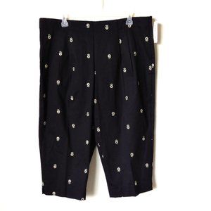 KIM ROGERS-Black Embroidered "SUNFLOWER" Capris